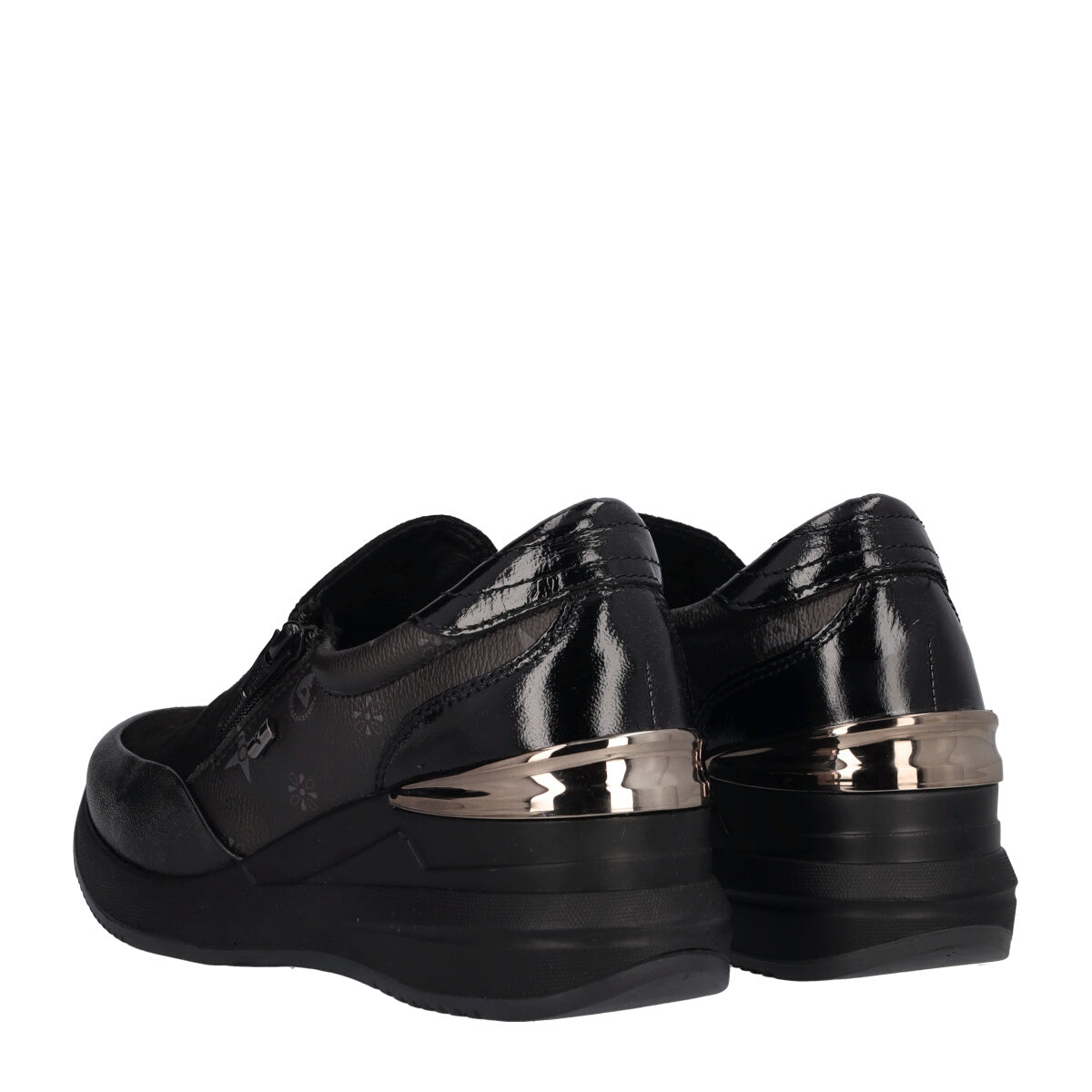 Slip-on in pelle con zeppa