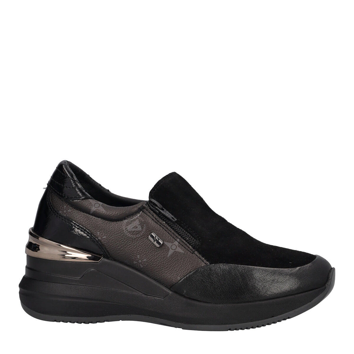 Slip-on in pelle con zeppa