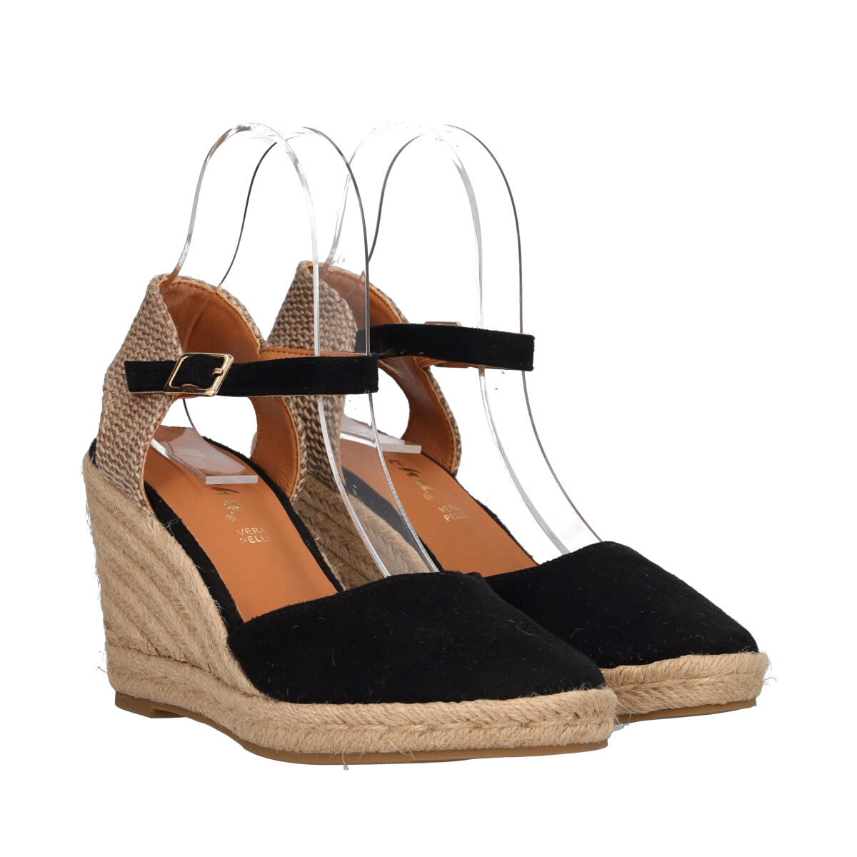 Campesine Donna Nere