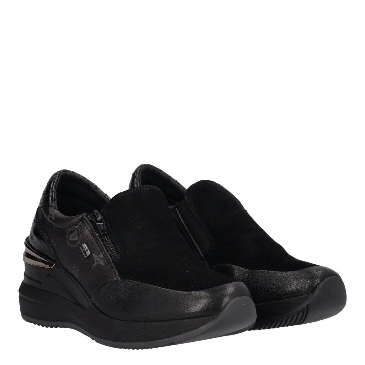 Slip-on in pelle con zeppa